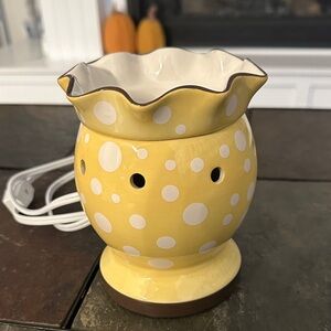 Scentsy Yellow Polka Dot Wax Warmer